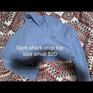 Gym shark crop top